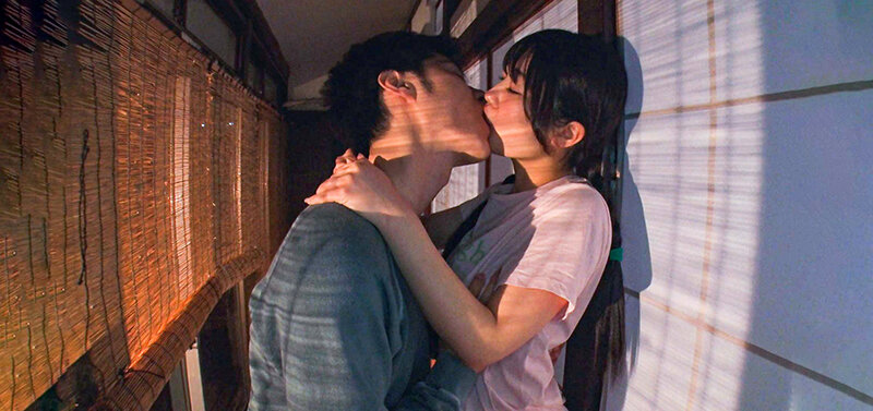 Chơi some tay ba với chị chủ nhà trọ vú to Ichika Kasagi